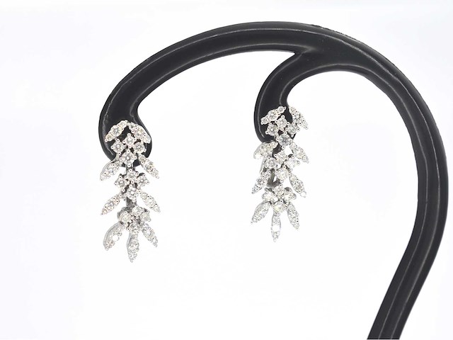 Witgouden oorbellen met natuurlijke diamanten 1.60 carat - afbeelding 1 van  9