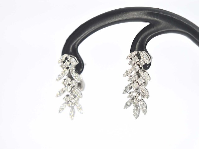 Witgouden oorbellen met natuurlijke diamanten 1.60 carat - afbeelding 5 van  9