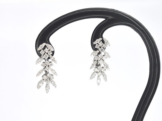 Witgouden oorbellen met natuurlijke diamanten 1.60 carat - afbeelding 1 van  10