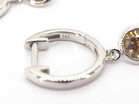 Witgouden oorbellen met natuurlijke diamanten - afbeelding 5 van  5