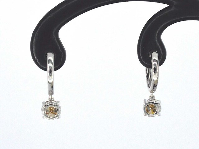 Witgouden oorbellen met natuurlijke diamanten - afbeelding 6 van  10