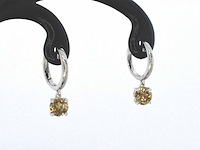 Witgouden oorbellen met natuurlijke diamanten - afbeelding 3 van  8