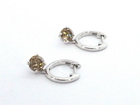 Witgouden oorbellen met natuurlijke diamanten - afbeelding 6 van  8