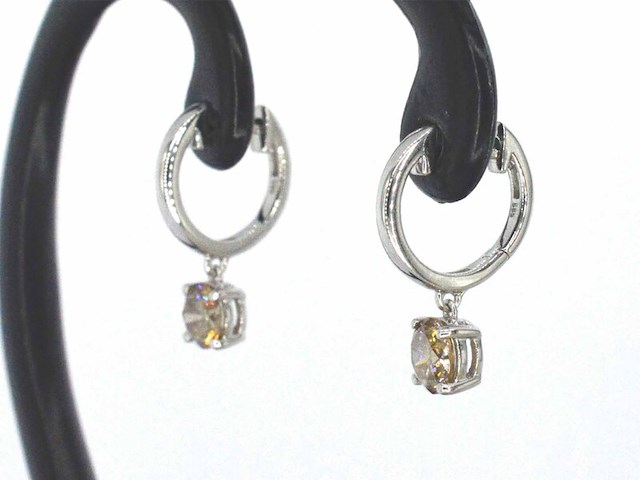 Witgouden oorbellen met natuurlijke diamanten - afbeelding 5 van  10