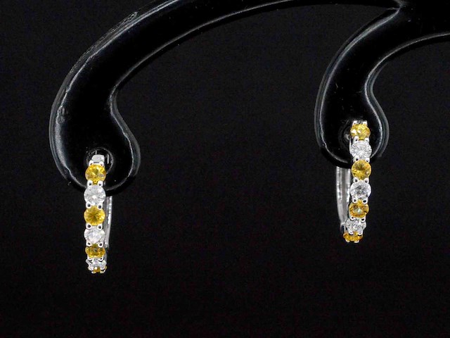 Witgouden oorbellen met oranje saffieren en diamanten - afbeelding 4 van  7