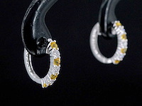 Witgouden oorbellen met oranje saffieren en diamanten - afbeelding 5 van  7