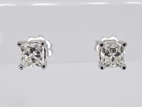 Witgouden oorbellen met princess geslepen diamanten - afbeelding 1 van  8