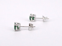 Witgouden oorbellen met smaragd - afbeelding 7 van  10