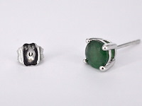 Witgouden oorbellen met smaragd - afbeelding 8 van  10