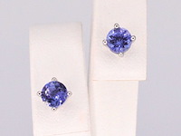 Witgouden oorbellen met tanzaniet