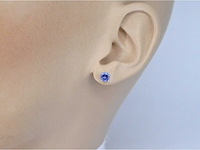 Witgouden oorbellen met tanzaniet - afbeelding 3 van  10