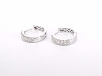 Witgouden oorbellen met twee rijen diamanten - afbeelding 7 van  7