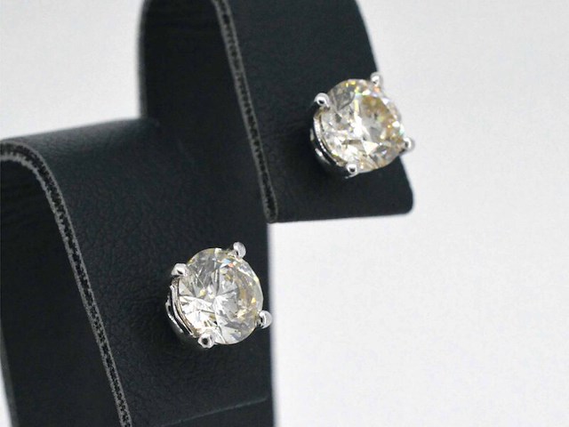 Witgouden oorbellen met twee solitaire diamanten 2.00 carat totaal - afbeelding 6 van  11