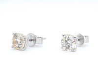 Witgouden oorbellen met twee solitaire diamanten 2.00 carat totaal - afbeelding 10 van  11