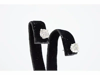 Witgouden oorbellen met twee solitaire diamanten van 1.00 carat totaal - afbeelding 4 van  6