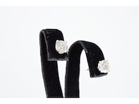 Witgouden oorbellen met twee solitaire diamanten van 2.00 carat totaal - afbeelding 4 van  6