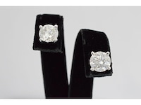 Witgouden oorbellen met twee solitaire diamanten van 2.00 carat totaal