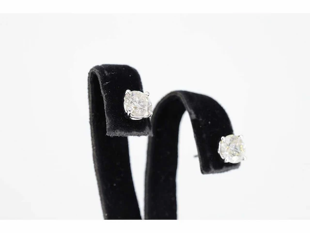 Witgouden oorbellen solitair diamant 1.00 ct - afbeelding 5 van  5
