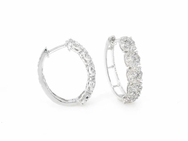 Witgouden oorbellen vijf chatons diamant - afbeelding 3 van  9