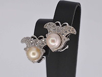 Witgouden oorclips met diamant en parels in vlindervorm - afbeelding 3 van  8