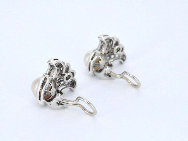 Witgouden oorclips met diamant en parels in vlindervorm - afbeelding 6 van  8