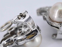 Witgouden oorclips met diamant en parels in vlindervorm - afbeelding 7 van  8
