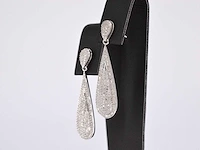 Witgouden oorhanger diamant - afbeelding 4 van  8