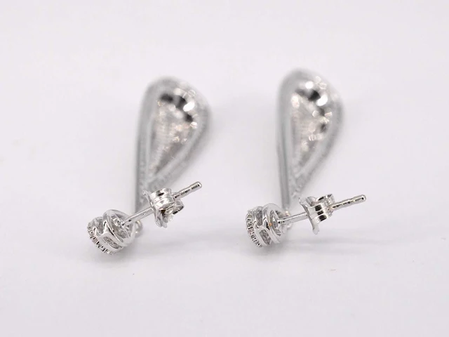 Witgouden oorhanger diamant - afbeelding 6 van  8