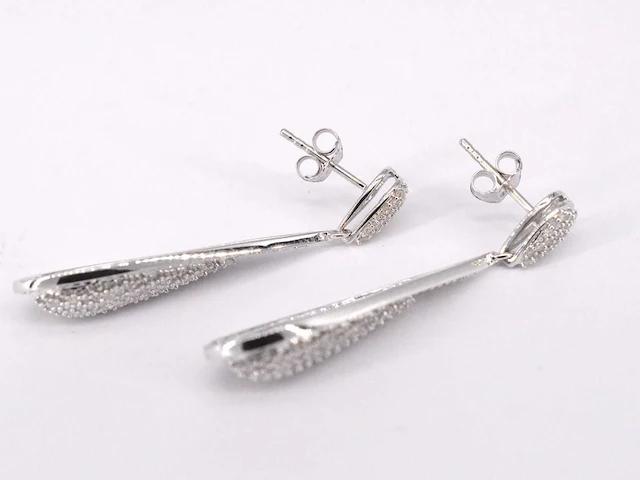 Witgouden oorhanger diamant - afbeelding 7 van  8