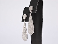 Witgouden oorhanger vol met diamanten - afbeelding 4 van  8