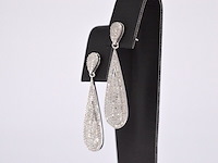 Witgouden oorhanger vol met diamanten - afbeelding 3 van  9