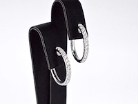 Witgouden oorhangers met 26 diamanten - afbeelding 5 van  10