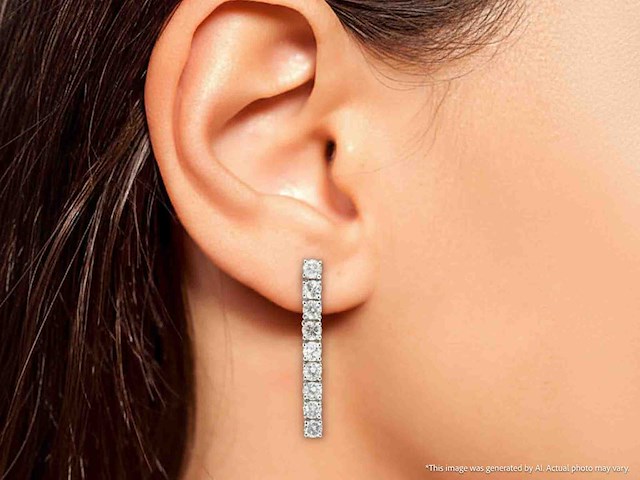 Witgouden oorhangers met briljant geslepen diamanten - afbeelding 2 van  5