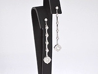 Witgouden oorhangers met diamanten - afbeelding 5 van  7