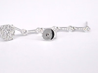Witgouden oorhangers met diamanten - afbeelding 6 van  8