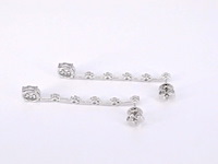 Witgouden oorhangers met diamanten - afbeelding 5 van  8