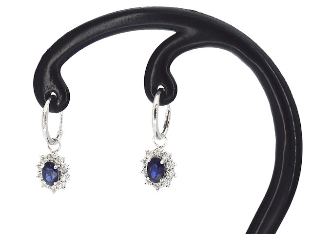 Witgouden oorhangers met natuurlijke diamanten en blauwe saffieren - afbeelding 4 van  10