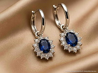 Witgouden oorhangers met natuurlijke diamanten en blauwe saffieren - afbeelding 9 van  10