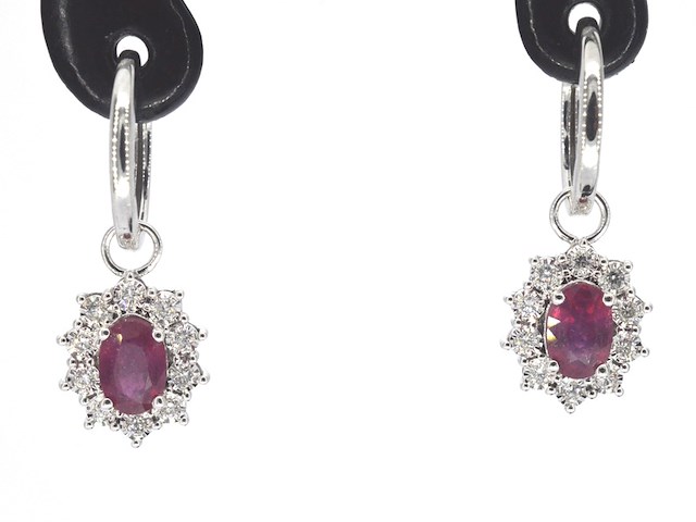 Witgouden oorhangers met natuurlijke diamanten en robijnen - afbeelding 1 van  10