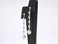 Witgouden oorhangers met natuurlijke diamanten - afbeelding 3 van  8