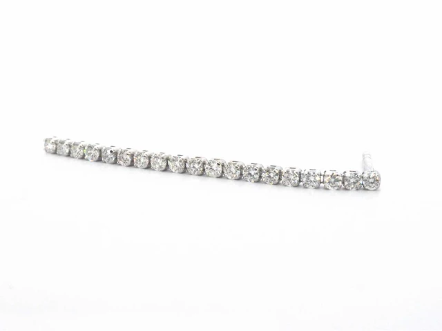Witgouden oorhangers rij diamant - afbeelding 5 van  8