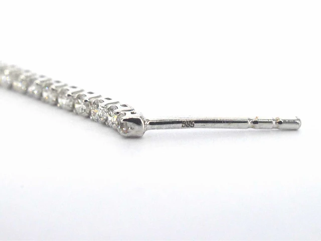 Witgouden oorhangers rij diamant - afbeelding 6 van  8