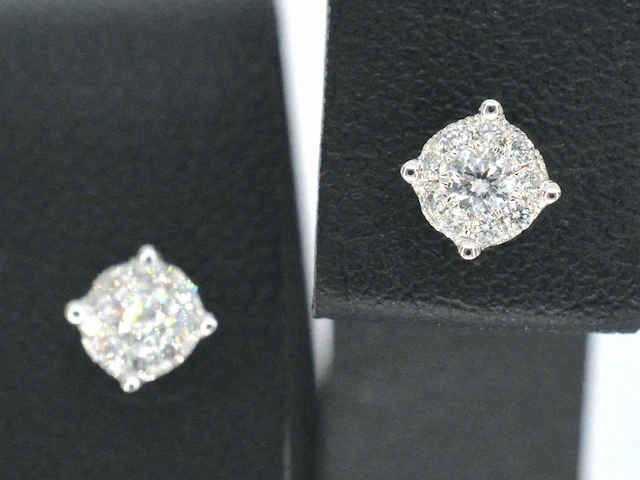 Witgouden oorknoppen diamant 0.30 ct - afbeelding 1 van  11
