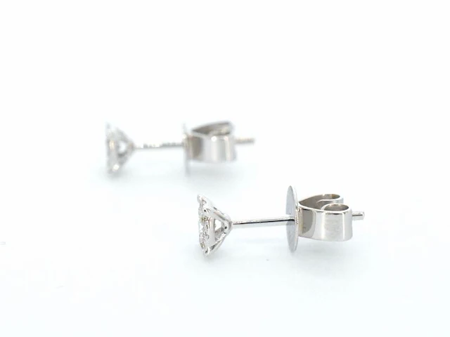 Witgouden oorknoppen met diamant - afbeelding 5 van  9