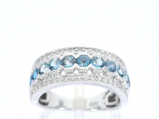 Witgouden pave ring met diamanten en topaas - afbeelding 1 van  11