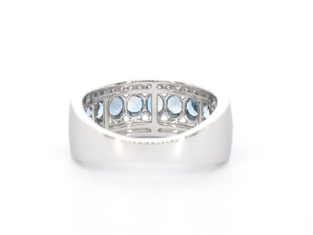 Witgouden pave ring met diamanten en topaas - afbeelding 9 van  11