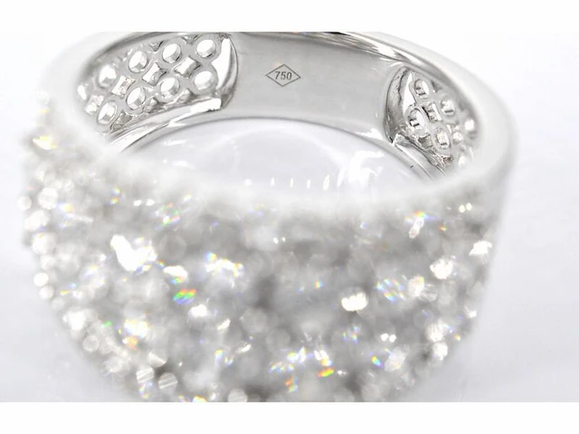 Witgouden pavering met diamanten - afbeelding 6 van  8