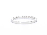 Witgouden rijring bezet met briljant geslepen diamanten - afbeelding 8 van  10