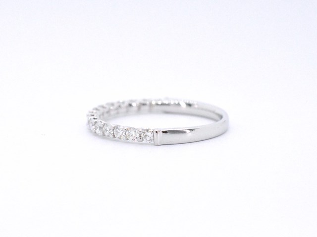 Witgouden rijring bezet met briljant geslepen diamanten - afbeelding 7 van  11