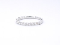 Witgouden rijring bezet met briljant geslepen diamanten - afbeelding 10 van  11